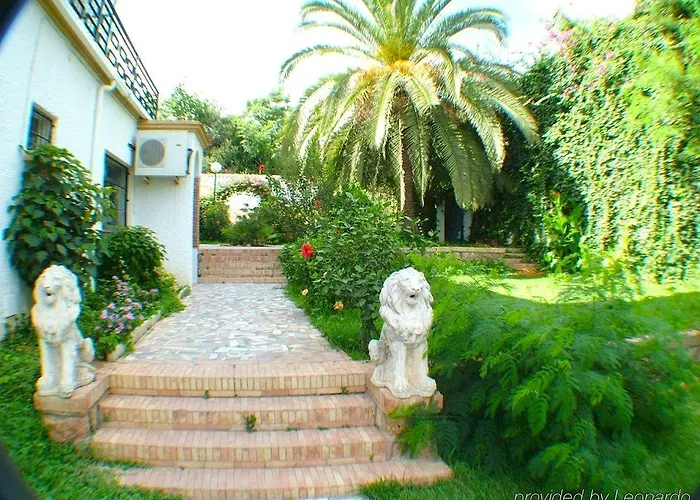 Carmen Teresa מלון טורמולינוס